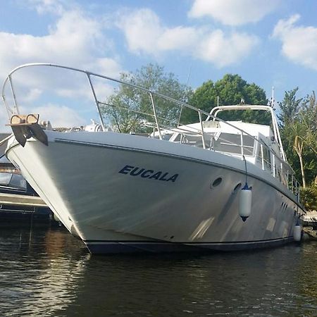 Eucala motor yacht Hotel East Molesey Exterior foto
